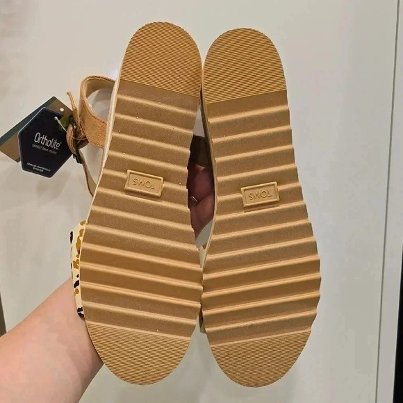 TOMS Brown and Cow Print Women's Diana Sandals - Picture 7 of 9